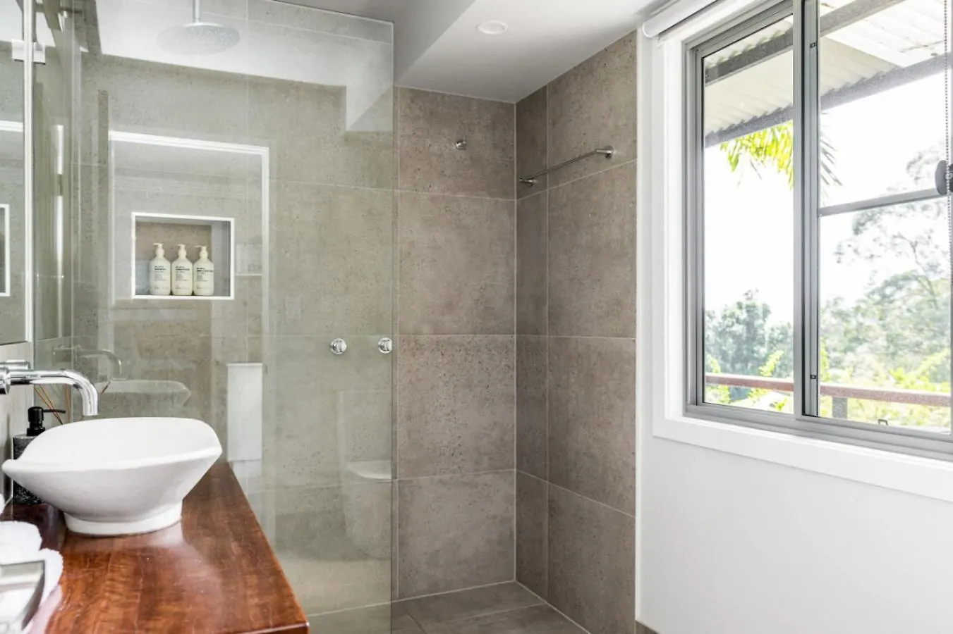Cape Byron Villa 8 - A Charming Hinterland Escape Byron Bay